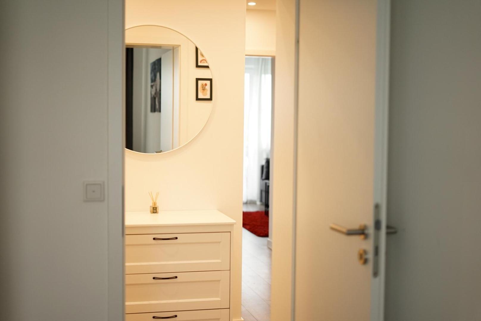 Moeblierte 3-Zimmer-Wohnung Nahe Duesseldorf In Duisburg-Sued Exteriör bild