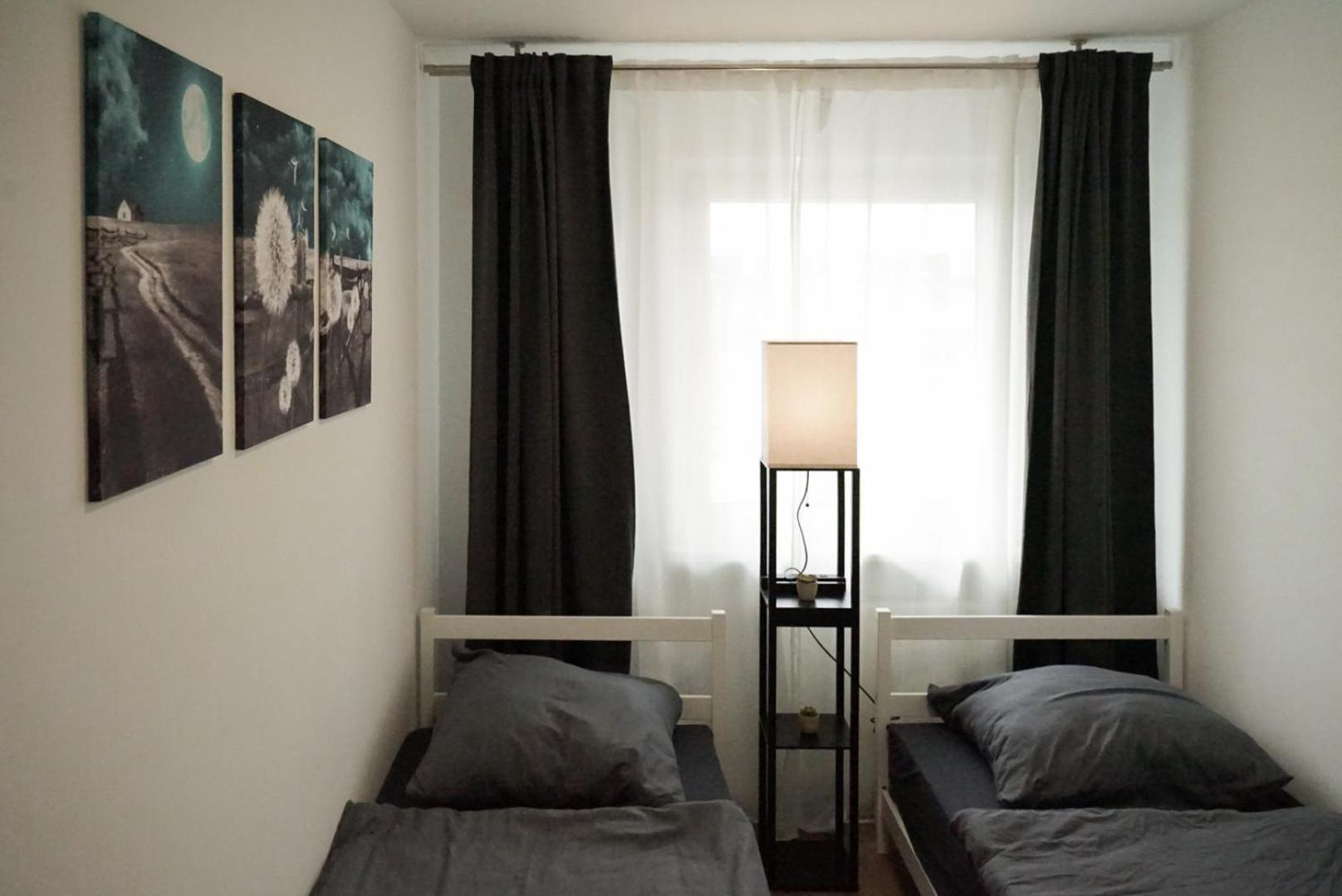 Moeblierte 3-Zimmer-Wohnung Nahe Duesseldorf In Duisburg-Sued Exteriör bild