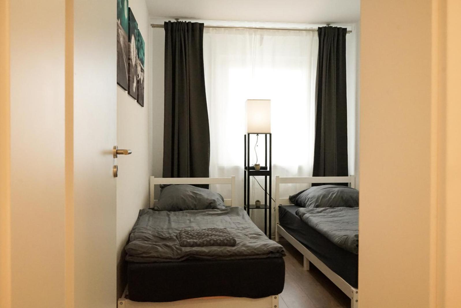 Moeblierte 3-Zimmer-Wohnung Nahe Duesseldorf In Duisburg-Sued Exteriör bild