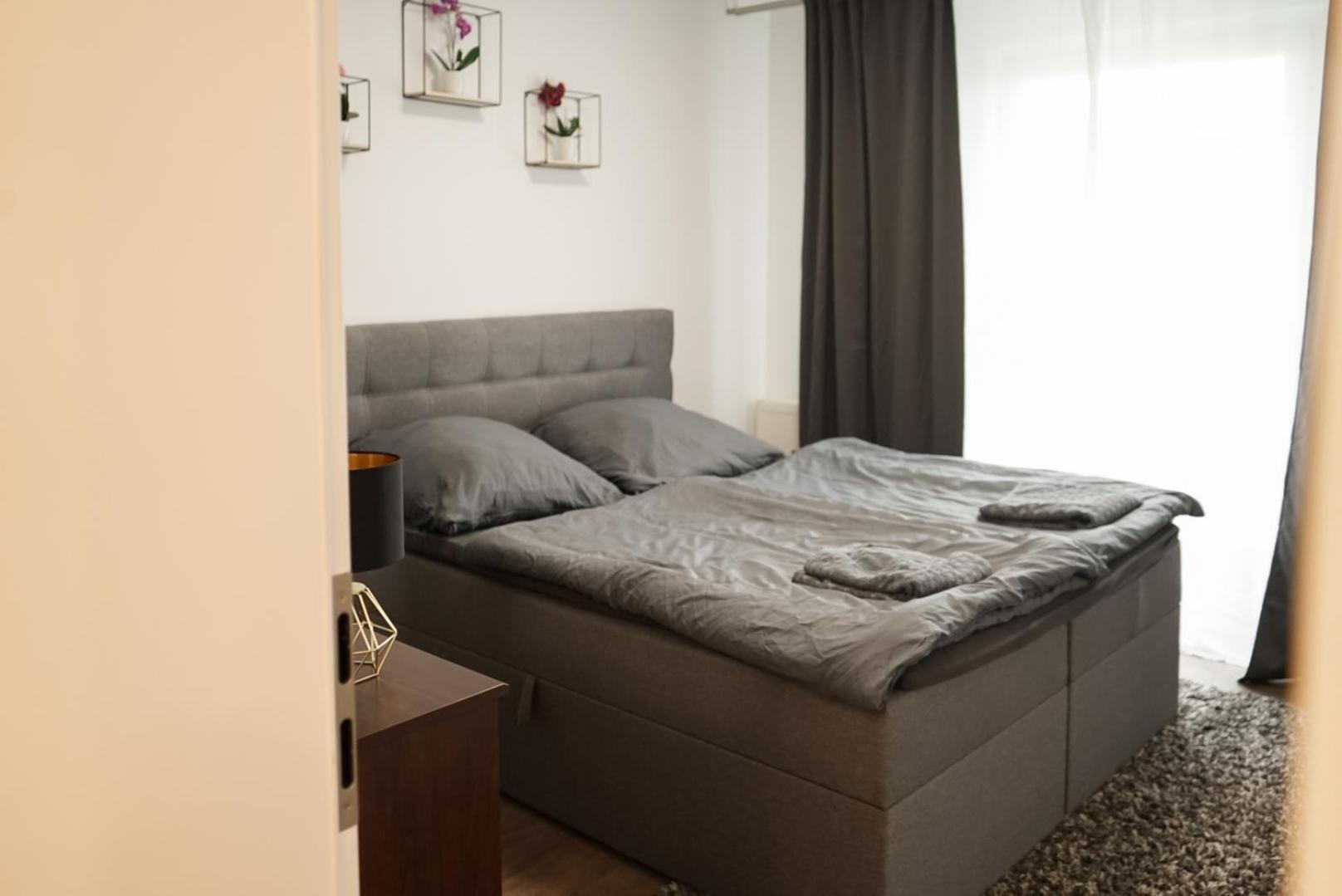 Moeblierte 3-Zimmer-Wohnung Nahe Duesseldorf In Duisburg-Sued Exteriör bild