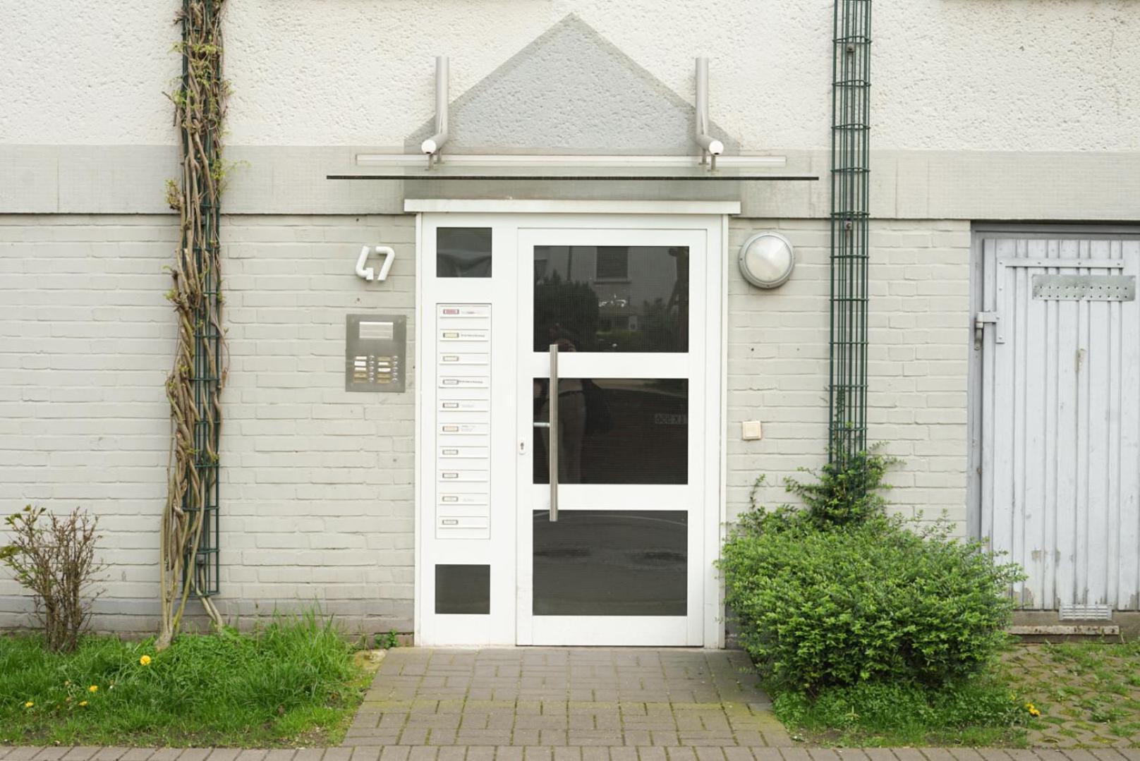 Moeblierte 3-Zimmer-Wohnung Nahe Duesseldorf In Duisburg-Sued Exteriör bild